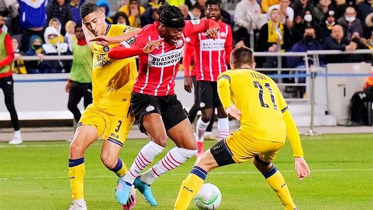 她都在不断 她都在不断