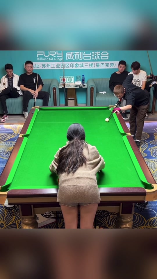 在中国三人